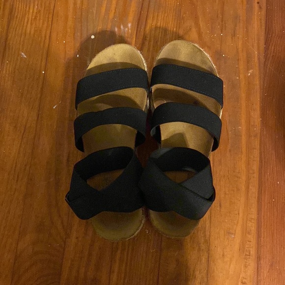 Kimmie Black Sandal Size 7 - Picture 3 of 4